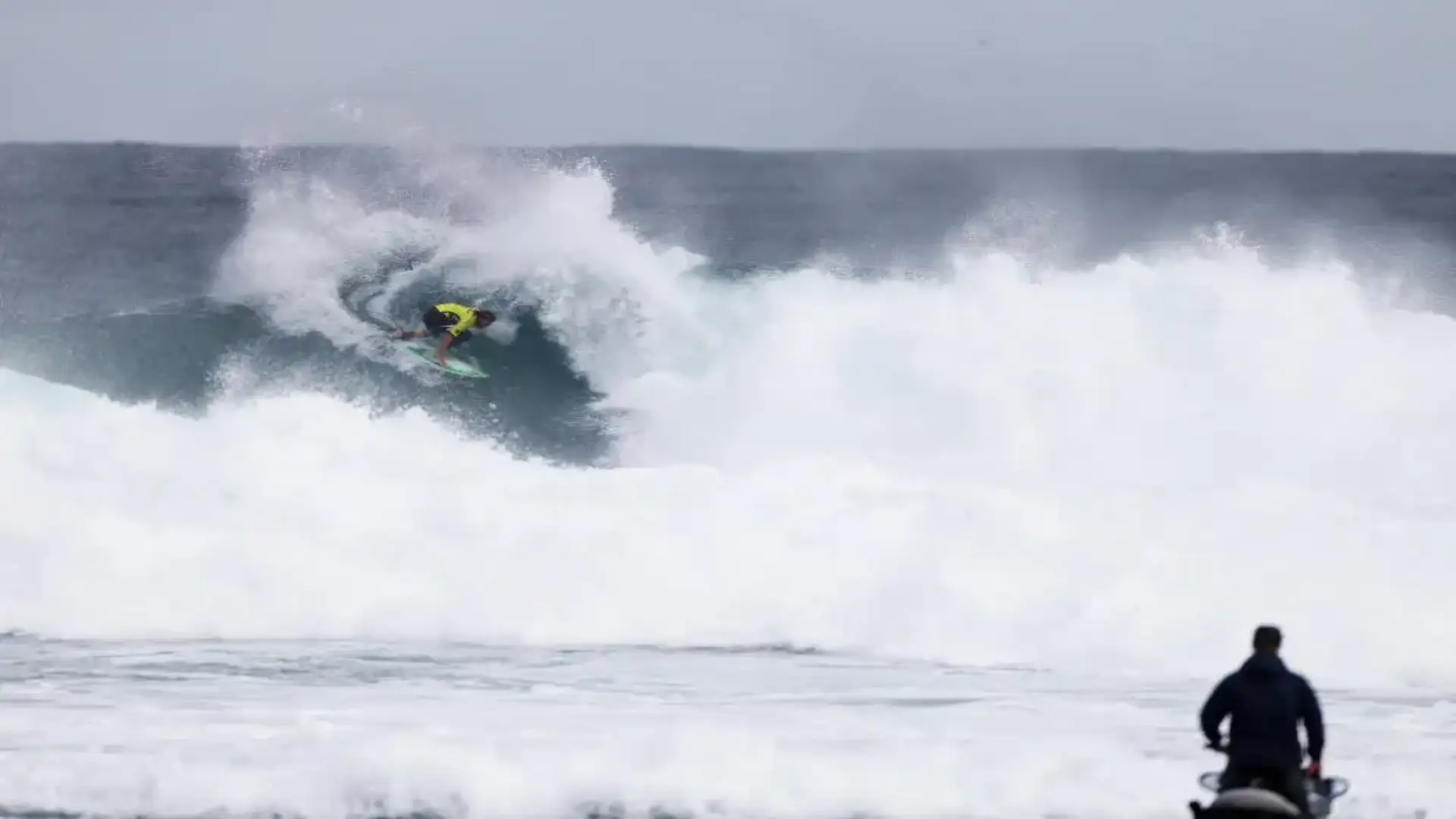 Wilkinson (Australien) und Conlogue (USA) dominieren die World Surf League