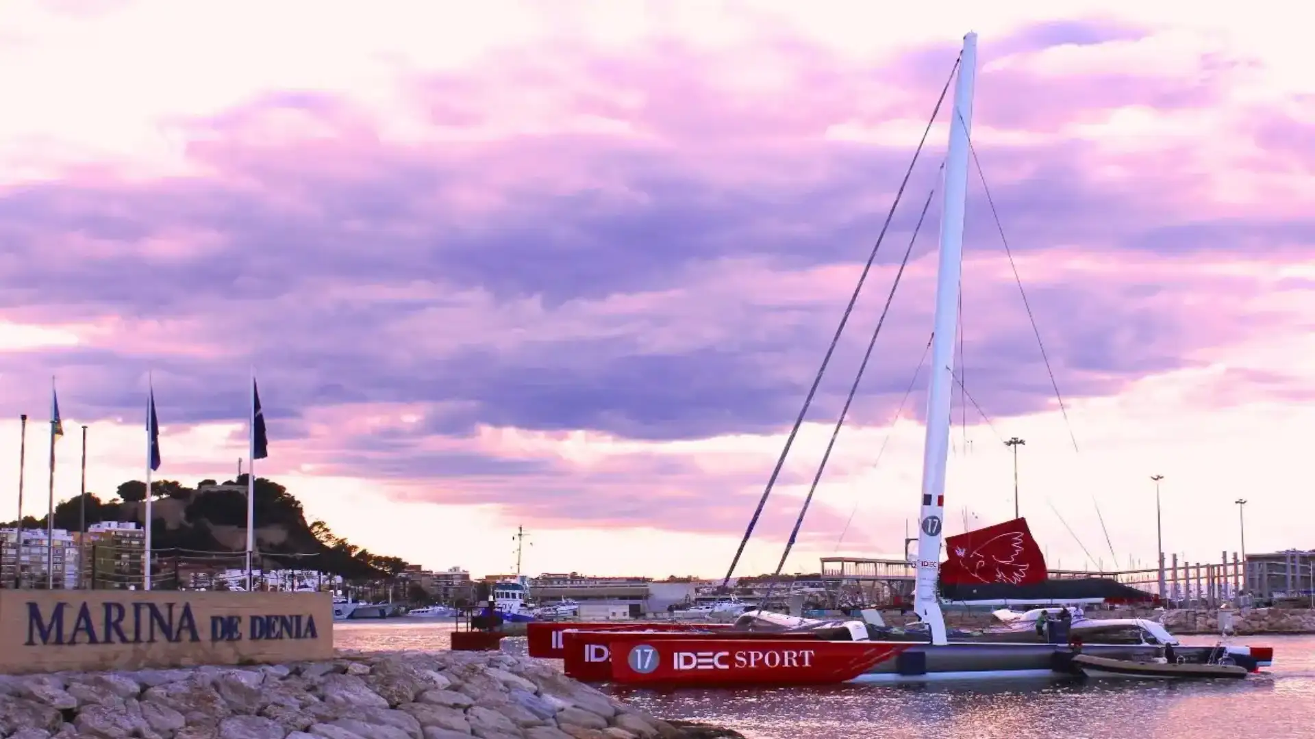 Der Wille maximiert "Idec Sport" mit Alex Pella, Skala in Marina Denia