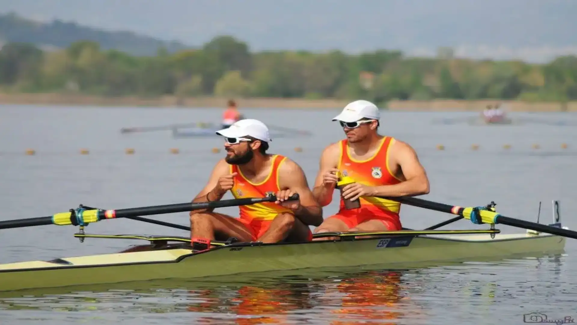 Alex-Pau (2-M) und Sergio- Jesus (2-LM) konkurrieren im World Rowing Cup 16