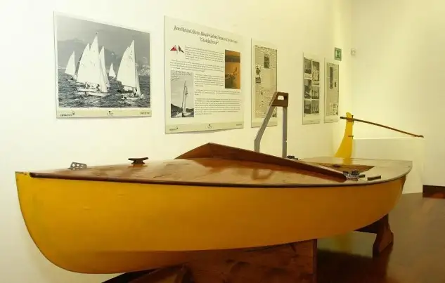 El Guadalimar" en la Exposición del Snipe que organicé junto con Juan Marcet, en honor de Cholo Armada, Fernando Massó, Allende y Félix Gancedo (Semana Caixanova 2004).