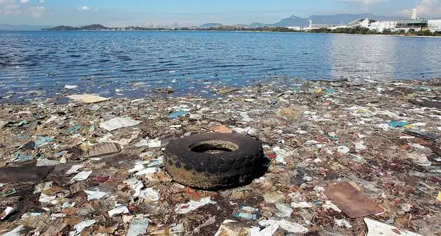 La bahía de Guanabara, donde se celebrarán los JJ.OO. de Río, es de las más contaminadas del mundo.
