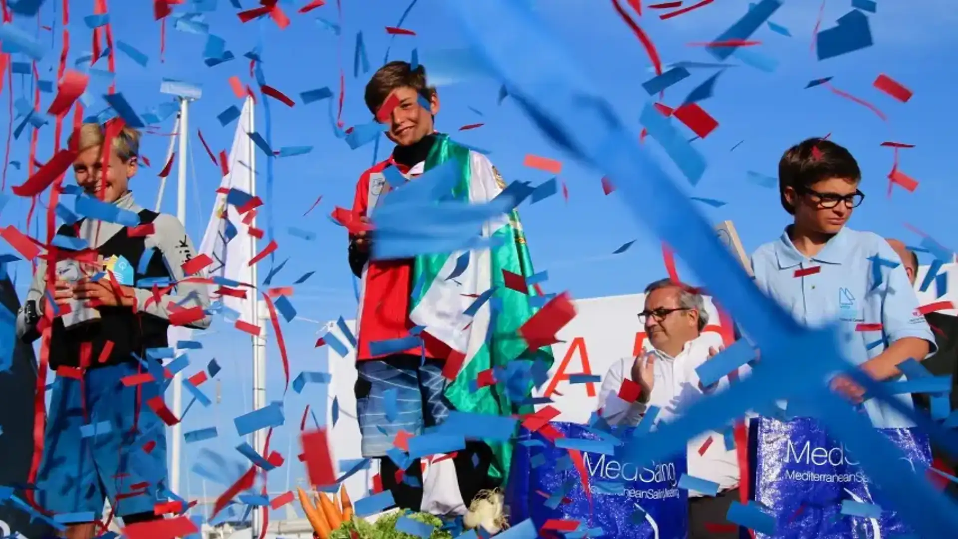 Mano colpito dall'Andalusia Manuel Alvarez- Dardet che vince la Coppa di Spagna a El Balís