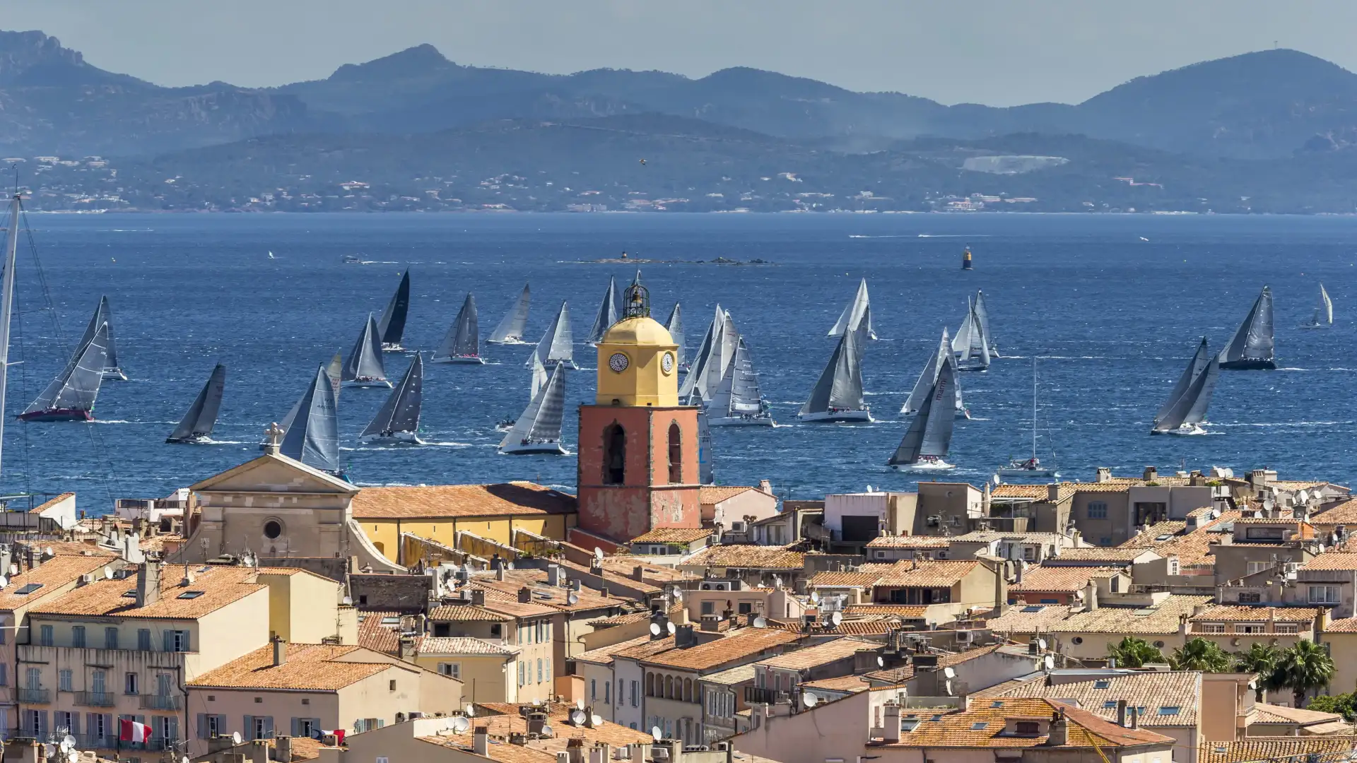 La nave francese "Tip" vince la più massiccia Giraglia Rolex Cup mai