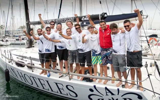 La tripulación del Adrián Hoteles navegará en el barco campeón del mundo 2015 y subcampeón de Europa 2014.