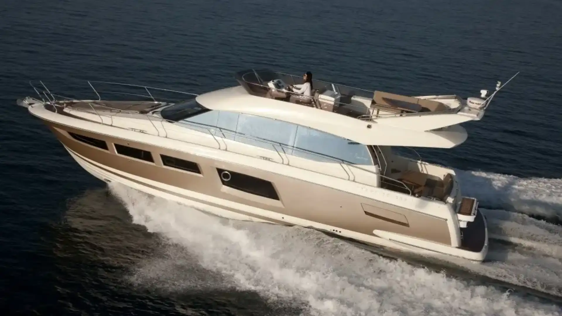 Jeanneau apresenta em Valência: Cap Camarat 6.5BR, Prestige 630 e Merry Fisher 895