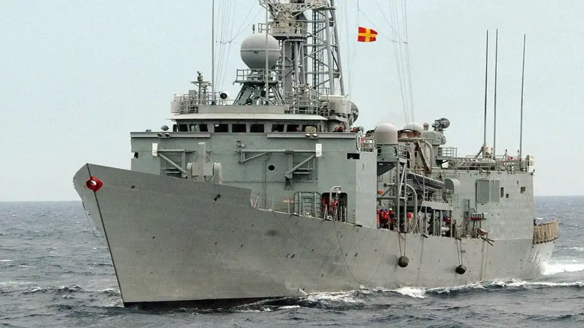 La fregata "Santa María" torna a Rota dopo aver partecipato all'operazione "Atalanta"