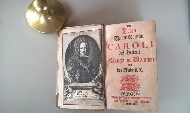 Uno de los dos libros sobre Carlos III el rey que no llegó a serlo (Colección Seoane & Prado)