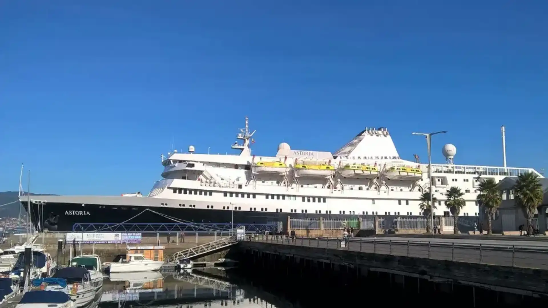 La "Astoria" che affonda le mitiche "Andrea Doria" nel 1956 sta riparando a Vigo