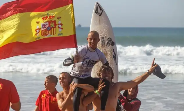 La plata por equipos supo a poco a la expedición española en Agadir