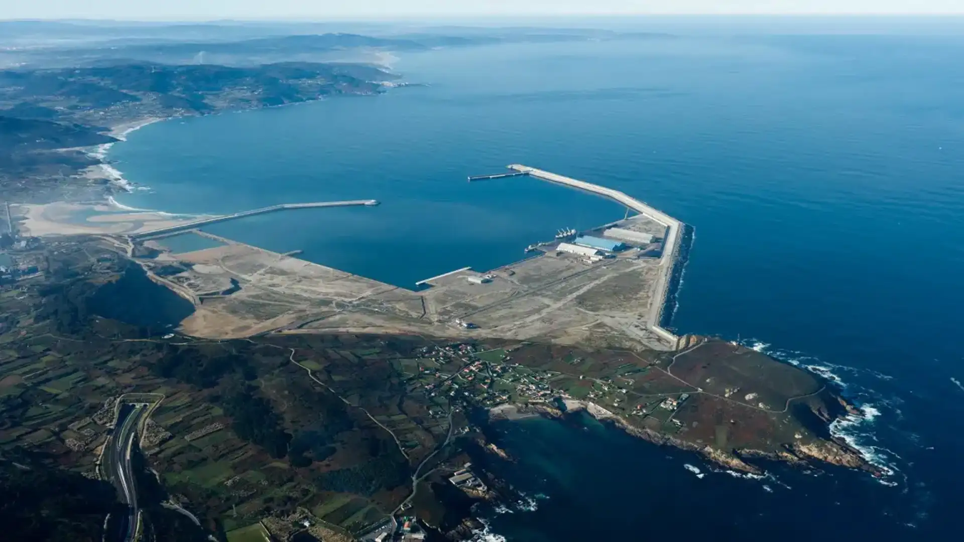 L'Autorità Portuale di La Coruña garantisce il pieno funzionamento di Punta Langostreira