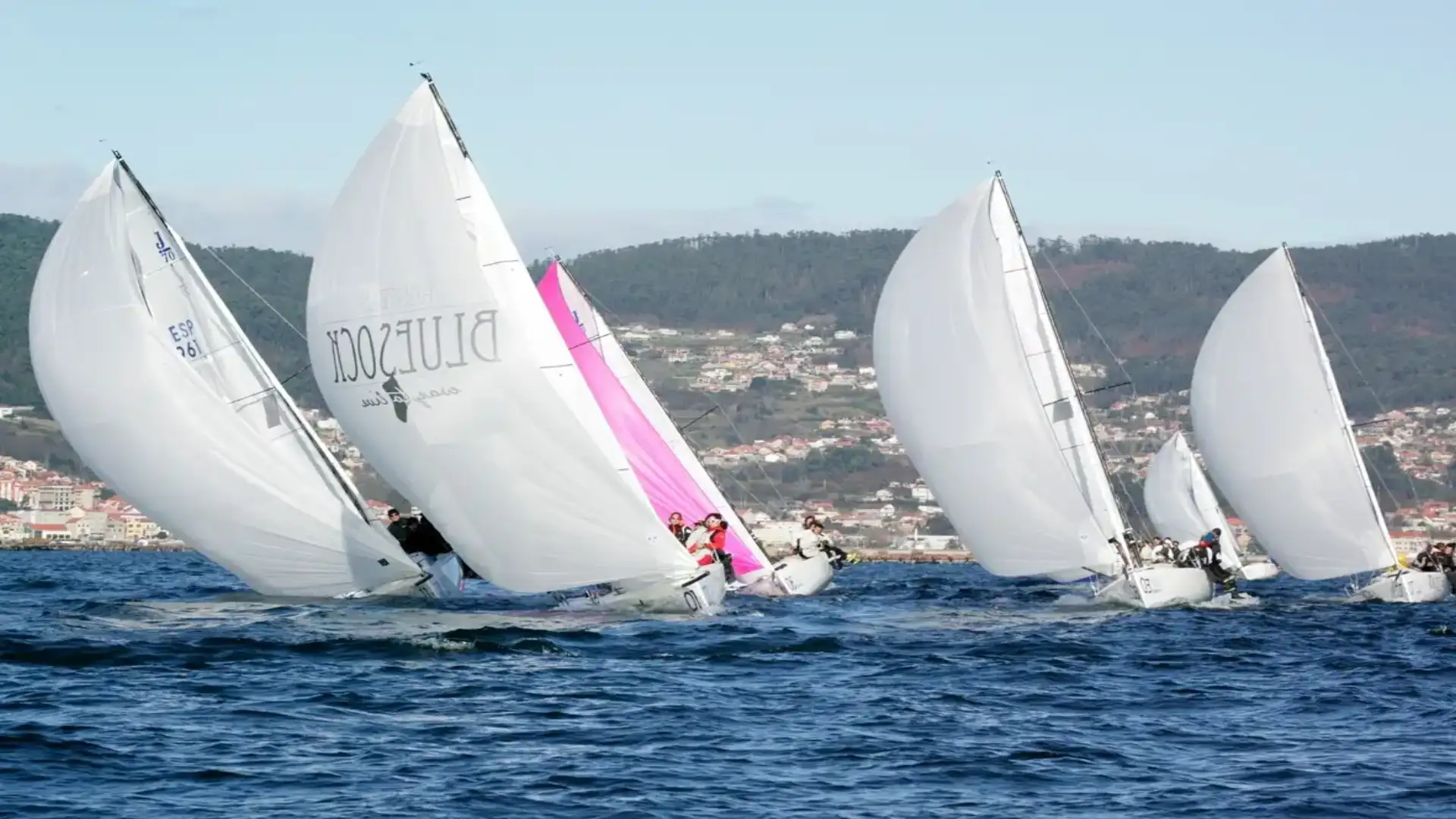 La terza fase del Pazo de Cea-Gloria de J70 in Vigo per "Sailway-Bluesocks"