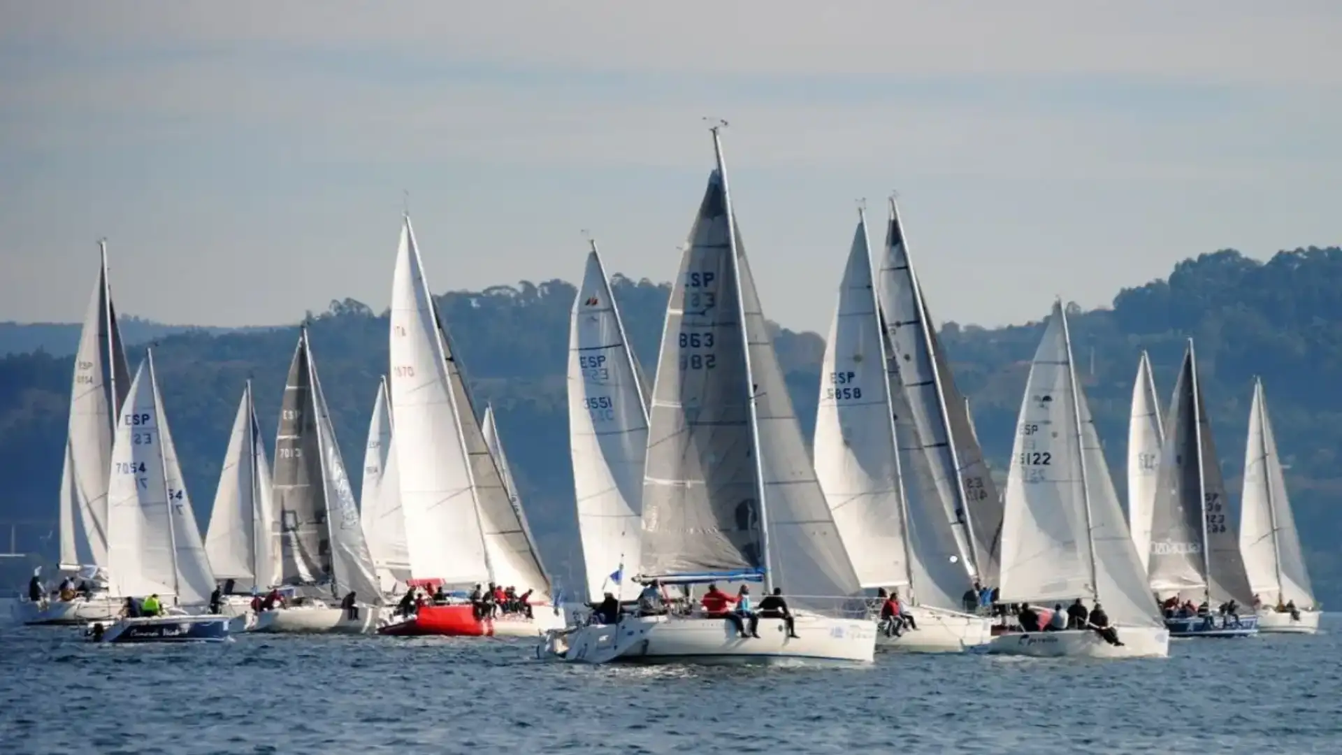 La Ria de Pontevedra Interclubs è iniziata in Comune con molte navi