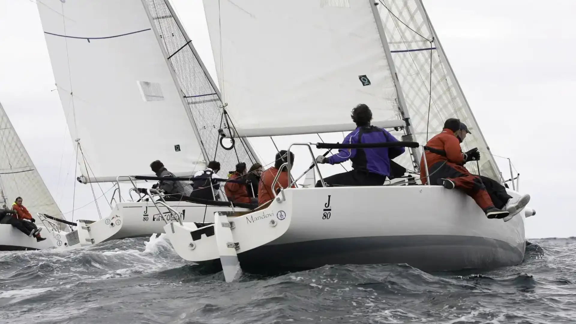Buona partecipazione e livello nella Abra Maritime Social a Getxo