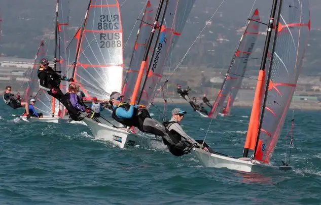 Tras una jornada en blanco en la segunda se han logrado completar 5 mangas en 29er y 3 en la flota de 420 