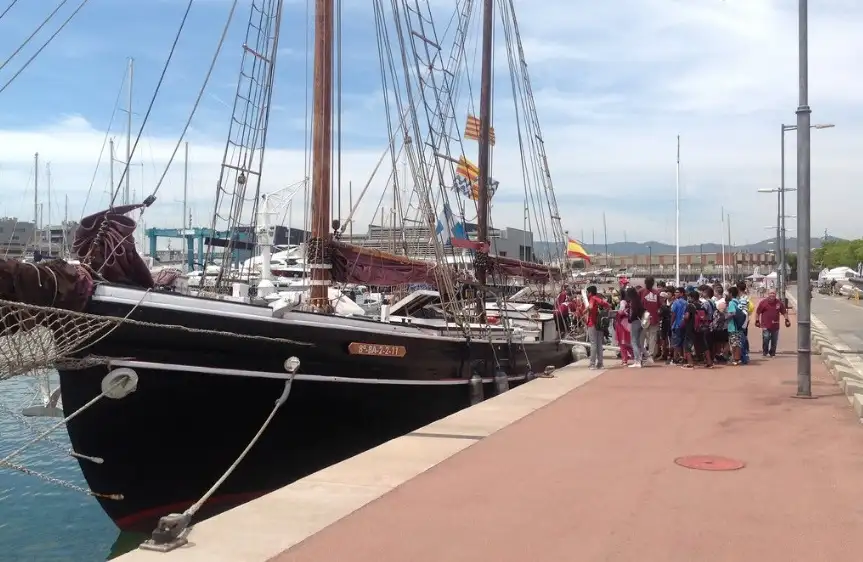 Badalona reúne todos los oficios del mar en la feria Inicia
