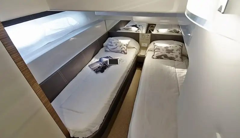 Camarote doble de una modernísima Rodman Muse 44