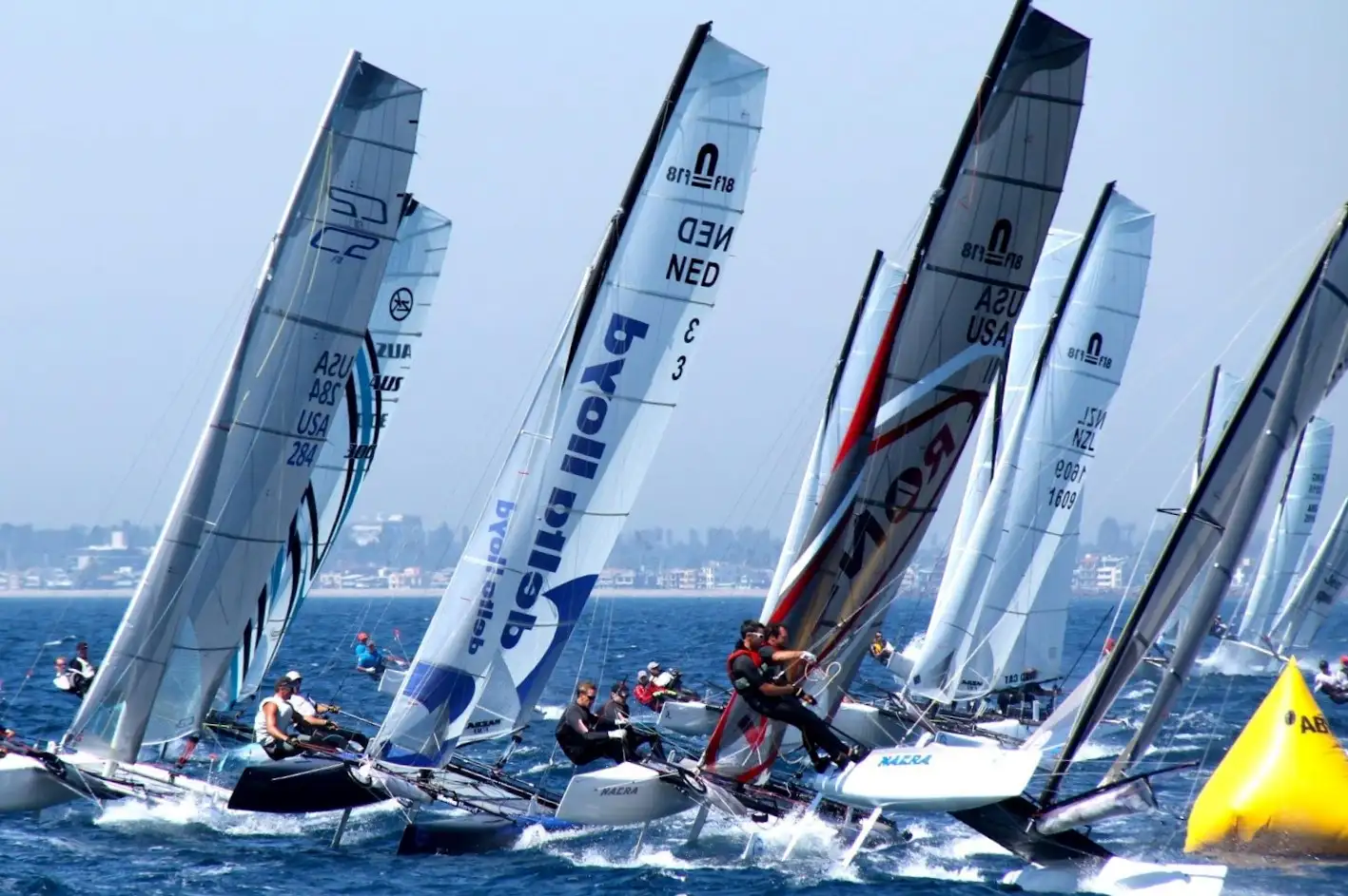 La bahía de Cádiz presenta su candidatura para organizar el Mundial de catamaranes F18