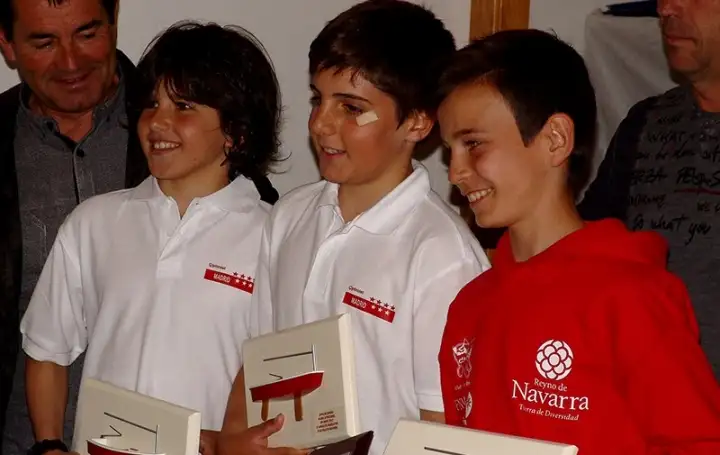 Los hemanos Moreno Pérez (Alfonso y Natalia) junto con Eneko Zubeldía completan el podi0 del Campeonato de España de Aguas Interiores 2017