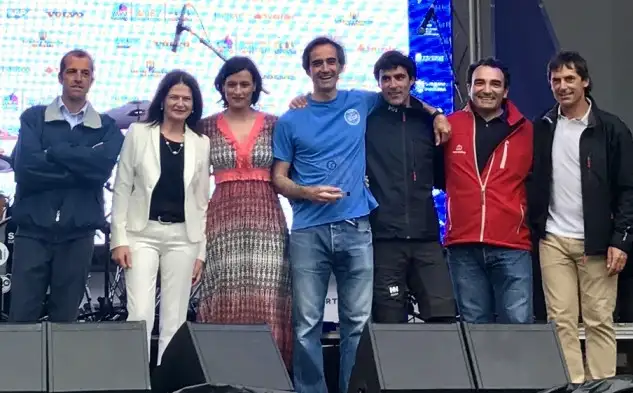 Cantabria copa el podio de la XI Copa de España de J80. Tres jornadas de infarto con cambios constantes de líderes ha sido la característica principal de una XI Copa de España que ha recaído en manos del Ono, de Daniel de la Pedraja y que patroneaba la joven promesa ya realidad Pablo Santurde