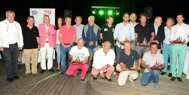 El club calpino celebró el pasado sábado, 10 de junio, una gala en sus instalaciones en las que se libraron los trofeos de esa segunda etapa, entre Formentera-Calpe, así como el Trofeo Salvador Mir, al vencedor en la general absoluto de todas las clases y en ambas pruebas