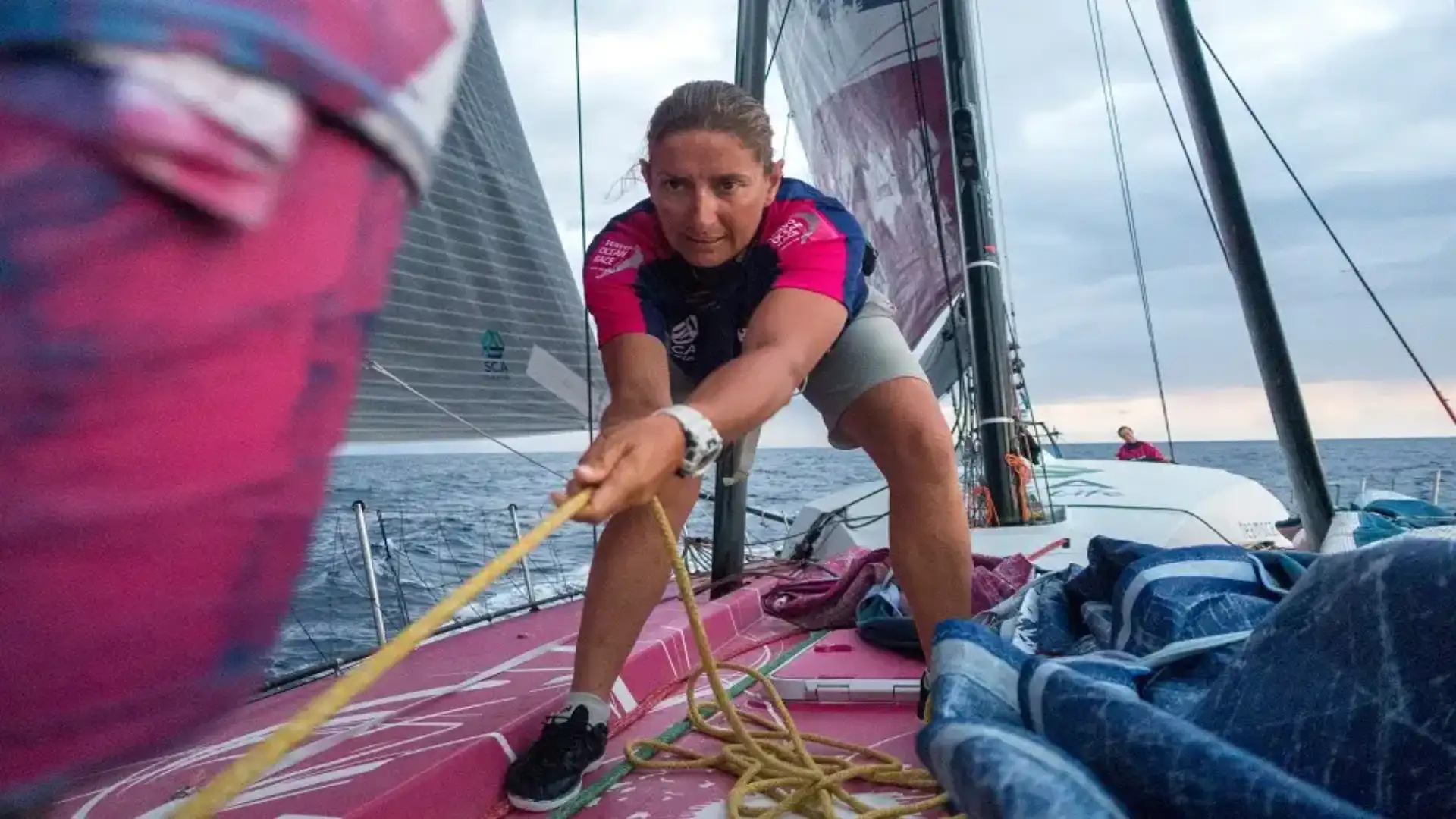 Dee Caffari guiderà il sesto "Turn the Tide on Plastic" nella Volvo Ocean Race