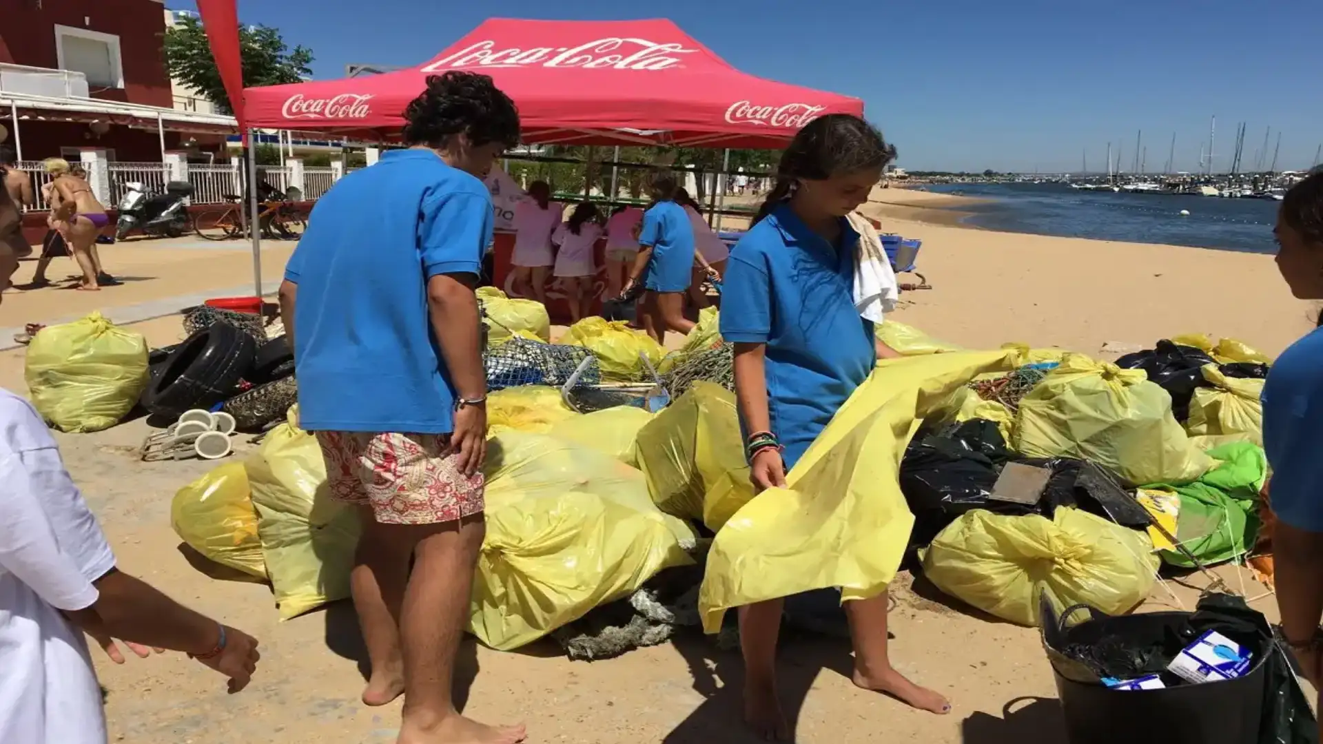 Ecomar e Coca- Cola inizia ancora un anno all'iniziativa "Cleanup of Costas"