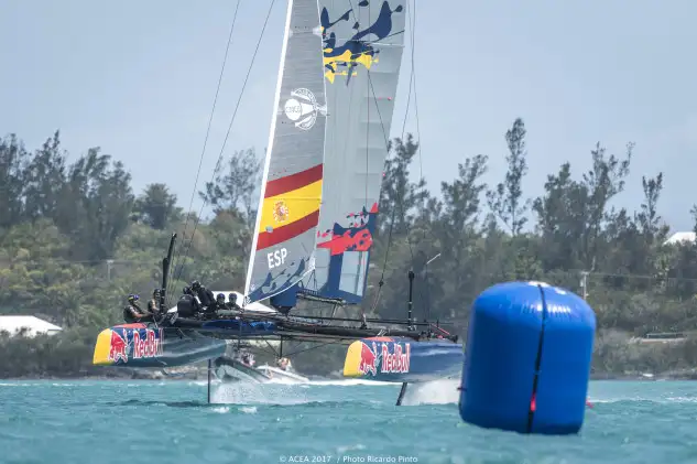 El Spanish Impulse navegando en aguas de Bermuda.