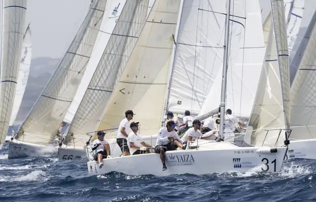 El tres veces campeón del mundo de J80 Rayco Tabares y su equipo a bordo de la embarcación “Hotel Princesa Yaiza” acuden a la regata mundial con intención de ratificar su cetro (Foto María Muiña)