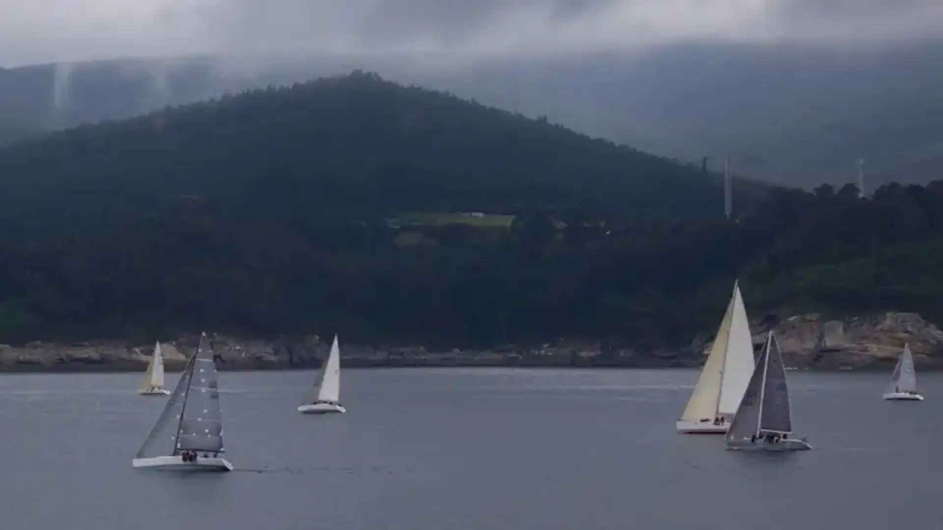 Menudeta è imposta su una Rías Altas-Mil Ríos Regata che ancora non ridefinisce