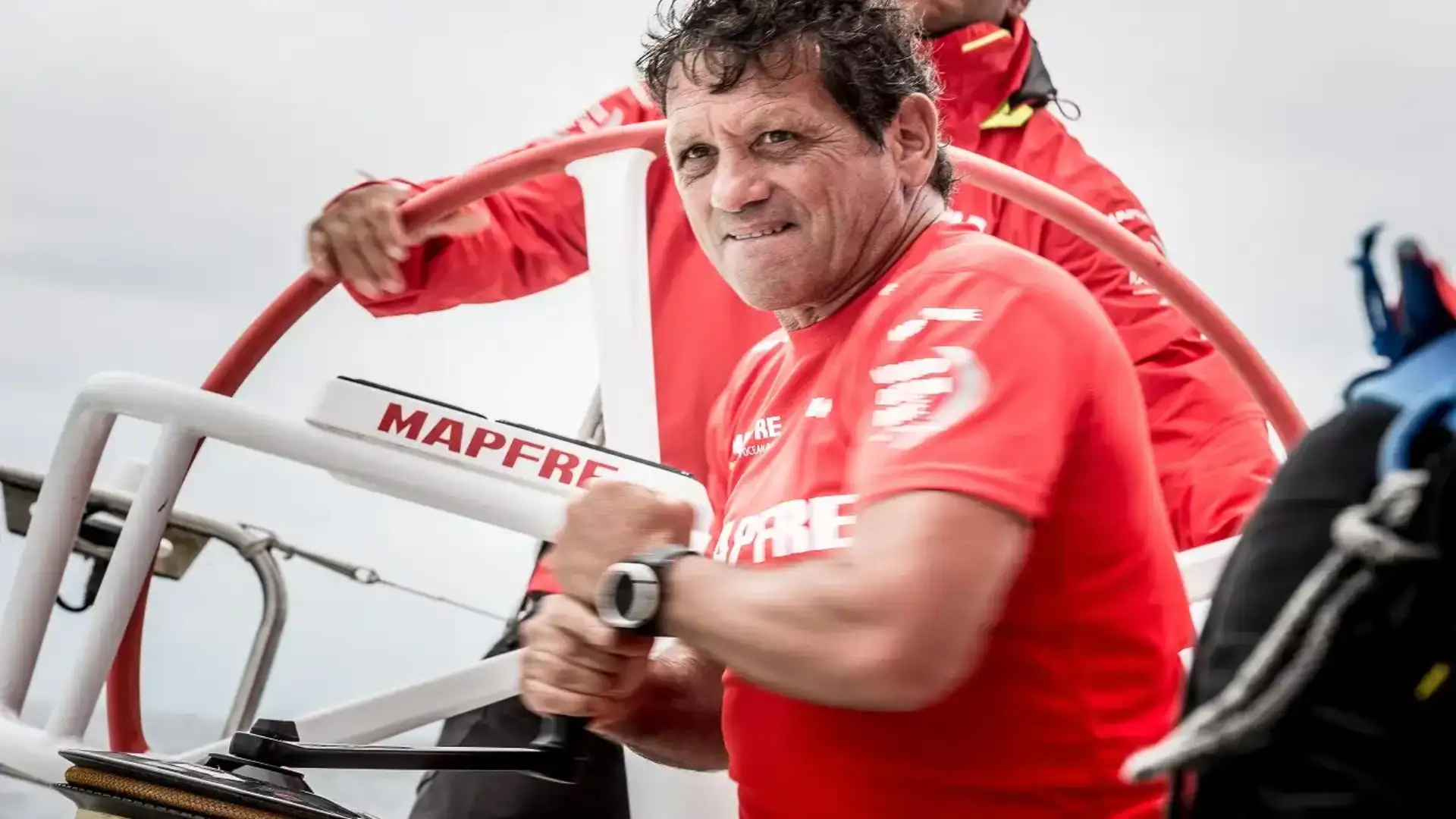 L'attrezzatura completa Mapfre con l'incorporazione del grande regatista di Barcellona Joan Vila