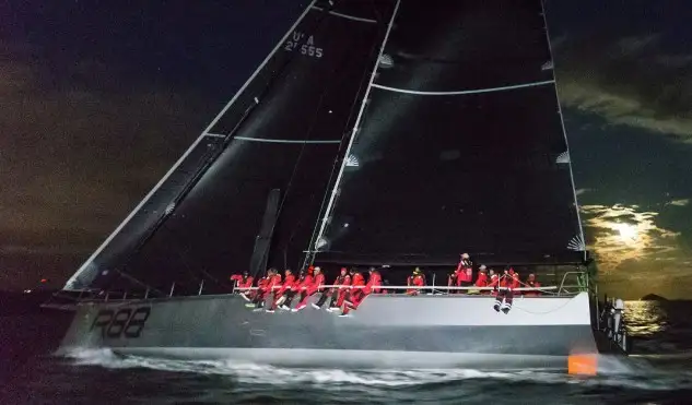 El maxi estadounidense Rambler 88 se ha proclamado ganador en tiempo real de la Rolex Fastnet Race 2017. El VOR65 MAPFRE finalizó segundo en clase Volvo 65, a 56 segundos del ganador Dongfeng. El barco de George David cruzó la línea de llegada en Plymouth a las 22:14h hora local (23:14h en la España peninsular) del martes, 8 de agosto, parando el crono en 2 días, 9 horas, 34 minutos y 26 segundos. 