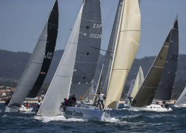 En la clase Optica Studio ORC 1 el vencedor fue el Mirfak de la Armada, en Aceites Abril ORC 2 se impuso el Sum Innovation de Sanxenxo y en la clase Gadis ORC 3 va lider el Maracana I de Vigo (Foto Lalo R.Villar)