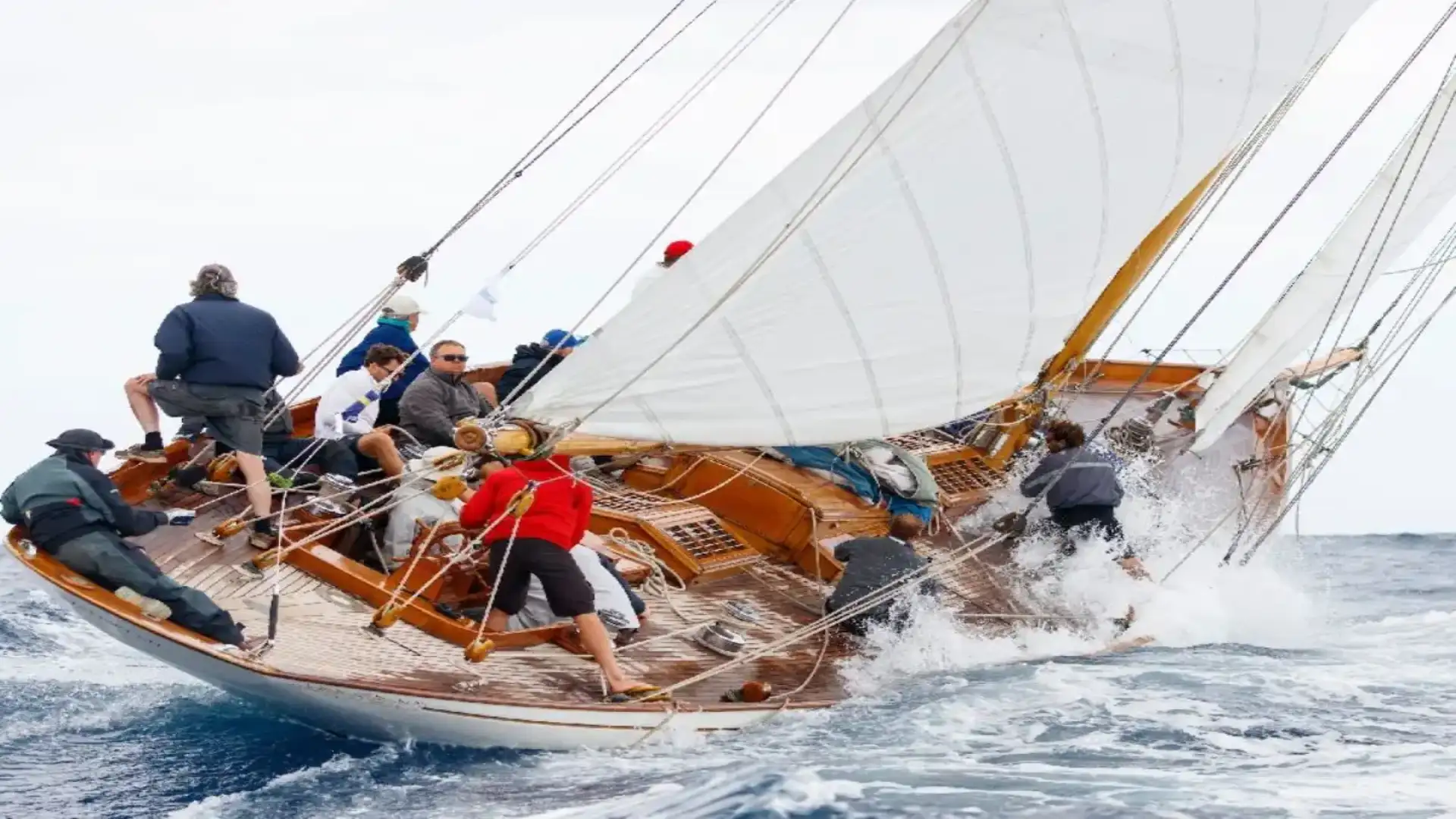 Halloween regna nell'olimpo della classica candela della Coppa del Re Panerai