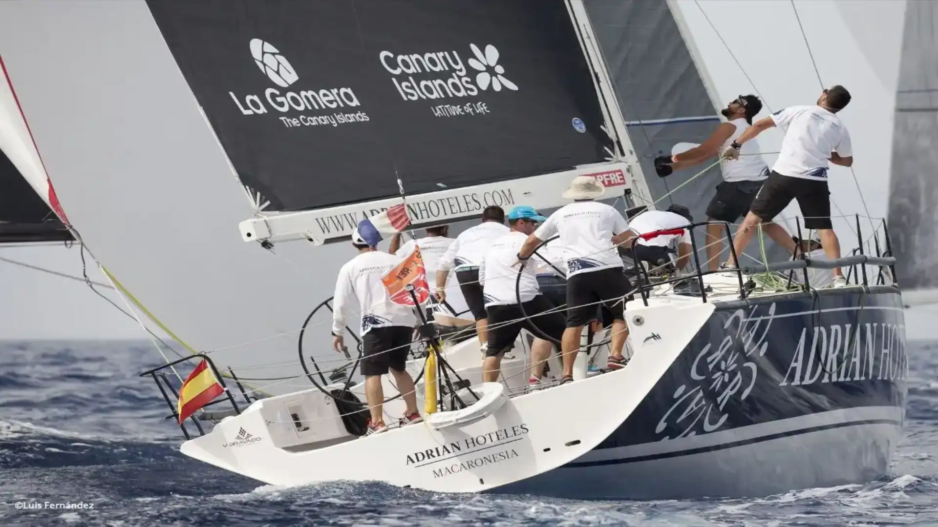 Adrián Hotels vola a 20 miglia dall'arrivo e termina secondo la Huelva-La Gomera