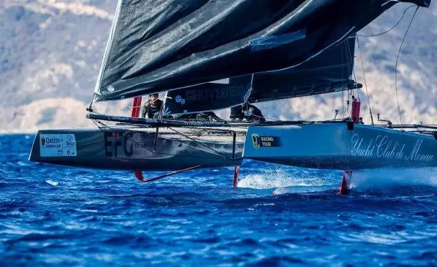 El "Malizia" que compite por el legendario Yacht Club de Mónaco ganó hoy todo y es el nuevo líder (Foto Jesús Renedo)