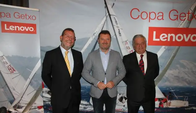 Eduardo Santamarina, Alberto Ruano y Tomás Alonso Allende en la presentación en el Marítimo