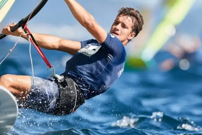 Ángel Granda, campeón del mundo de RS:X en categoría sub21
