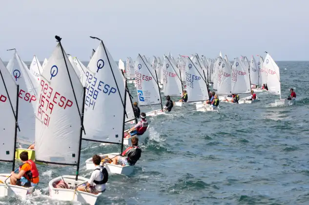 Nueva regata de vela ligera en Las Arenas: el Trofeo Presidente