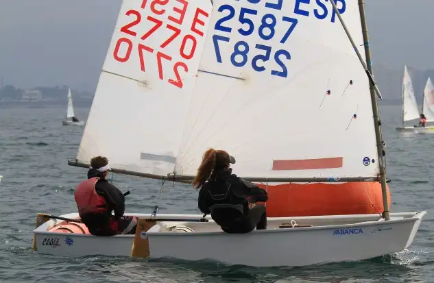  Paula da Rocha y el catalán Codinach en barlovento (Foto Pedro Seoane)
