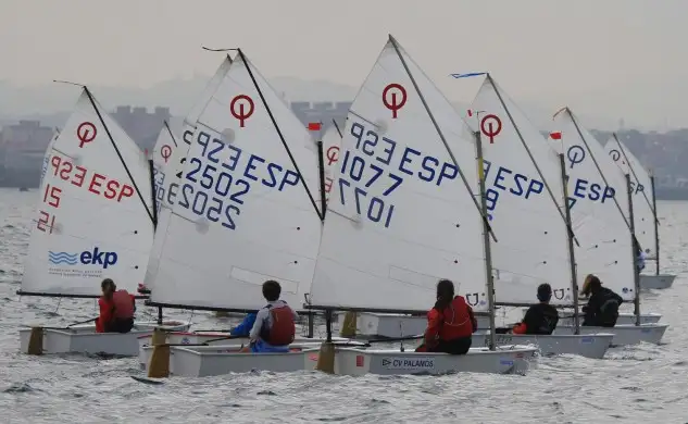 Soares, Ona García, Paula da Rocha, Oraa y Arrieta en la salida en Gijón (Foto Pedro Seoane)
