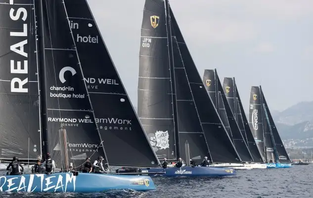 El GC32 Racing Tour 2017 finaliza mañana, última jornada de competición del Marseille One Design. La previsión indica otro día de brisas ligeras, y el Comité ha decidido adelantar la primera señal de atención a las doce de la mañana (Foto Gilles Martin-Raget)