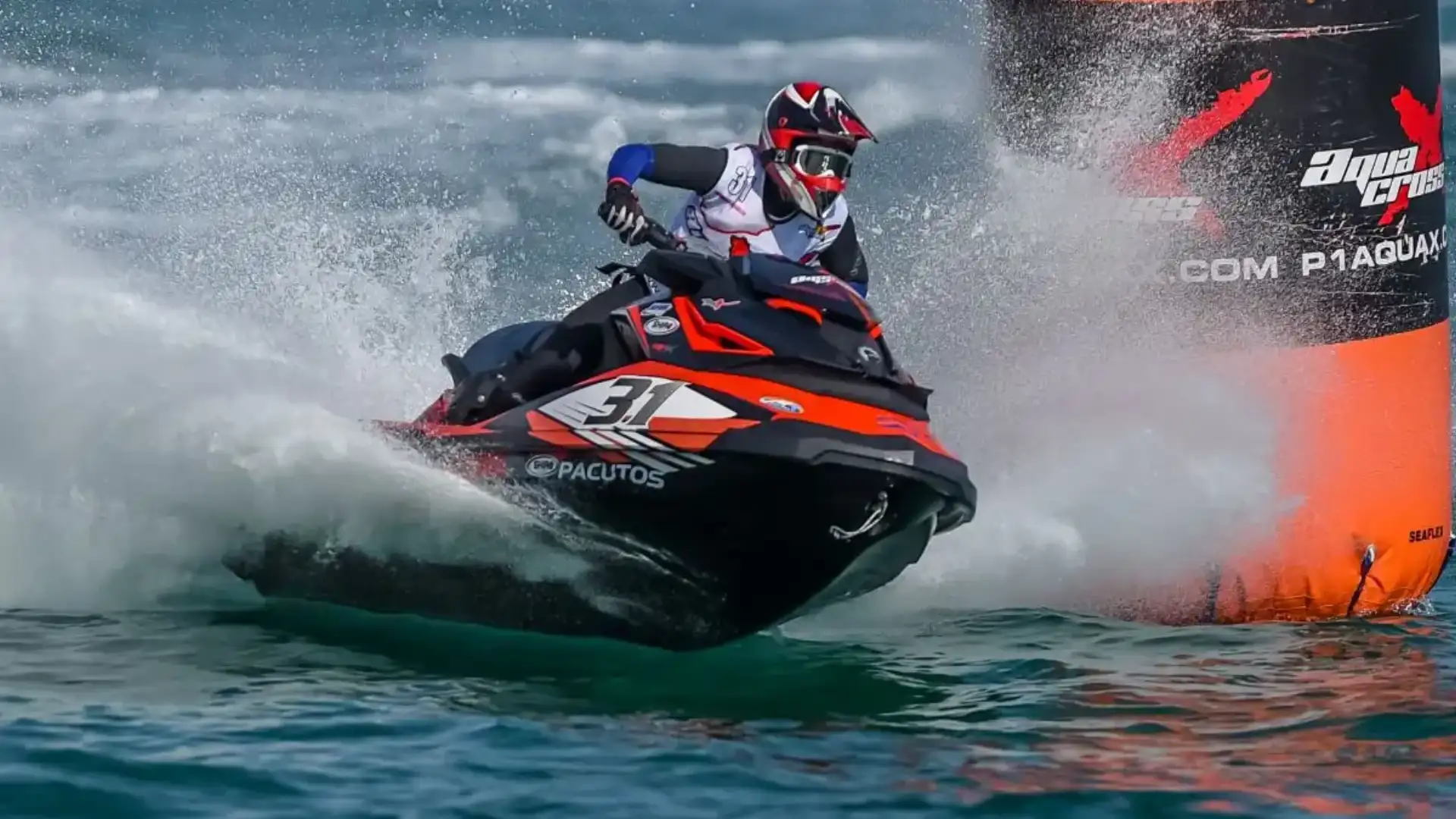 Il britannico Joseph Harvey vince il circuito europeo AquaX a El Balís