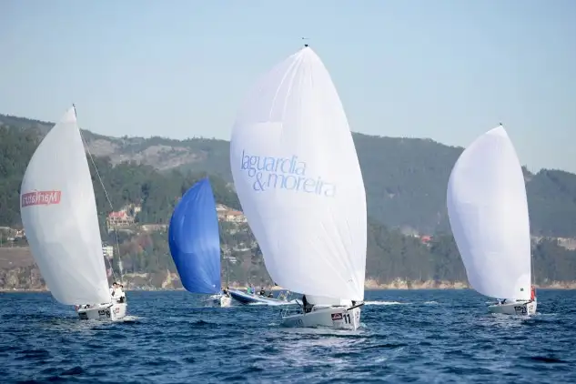 Nuevas tripulaciones se suman a la Vigo Winter Series de J70 con vascos y británicos (Foto Juan Caballero)