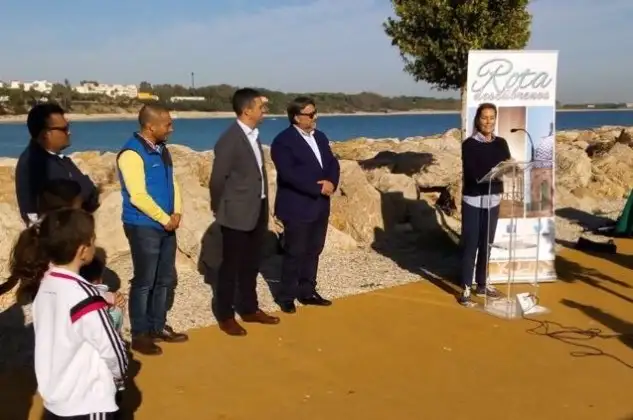•La Escuela Municipal de Vela Theresa Zabell de Rota ha recibido hoy el primer premio del concurso ‘Ponte las pilas y recicla’ por recoger 836 kilos de estos residuos el verano pasado