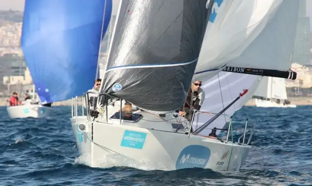 "Bribón Movistar" domina en Barcelona en J80
