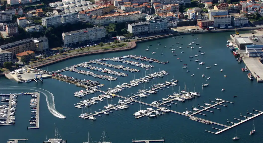 Son los datos recogidos en el Informe del mercado de embarcaciones de recreo "Enero 2018", editado por ANEN a partir de los datos facilitados por la Dirección General de la Marina Mercante (Imagen de la ría de Sada en La Coruña)