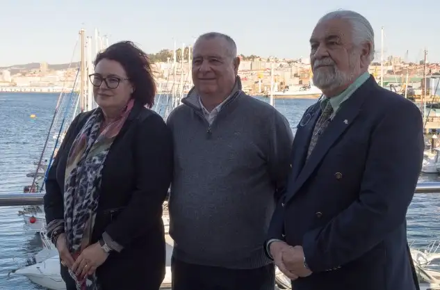 Zulema Prado, Joao Allen y José María Bosch esta tarde en el Liceo Marítimo (Foto Pedro Seoane)