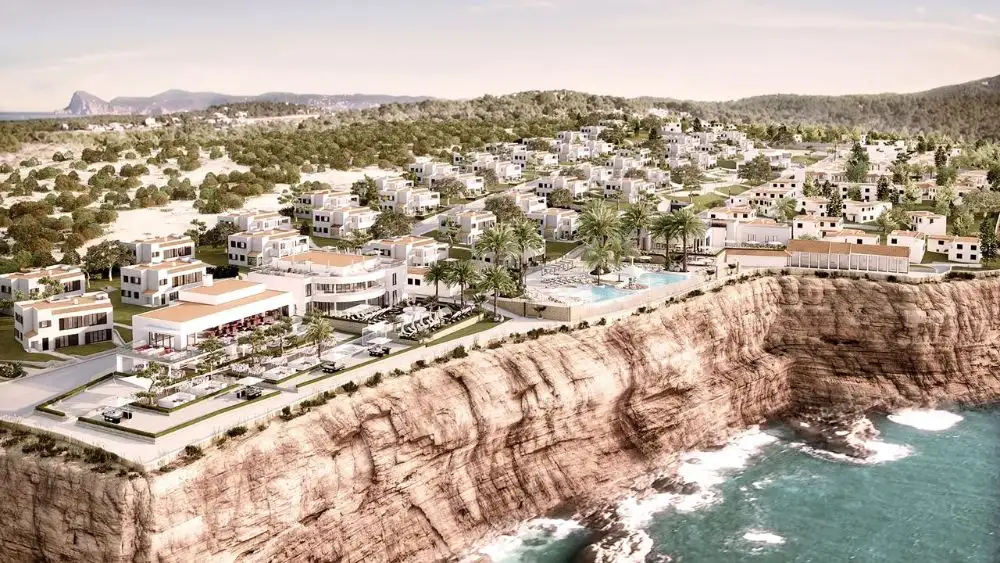 Resort ubicado en un pinar en la costa oeste de la isla y situado en la cima de un acantilado entre la renombrada Cala Conta y la retirada Cala Codolar. Encarado a la mágica isla de Es Vedrà y las cristalinas aguas del Mar Mediterráneo, ofrece vistas únicas desde todas sus suites