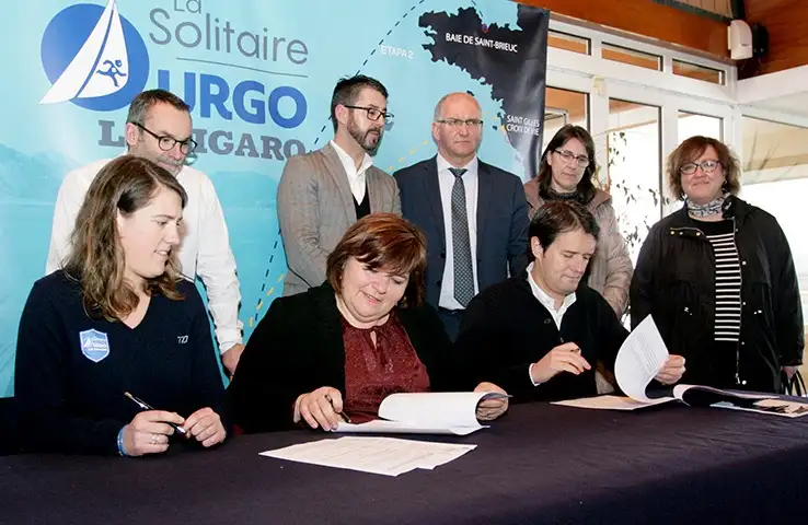 La Asociación Rural de Desenvolvemento Ría de Muros-Noia, conformada por los ayuntamientos de Lousame, Porto do Son, Outes, Muros y Noia, fue constituida por las entidades públicas de los municipios a los que representa con la finalidad de promover el desarrollo sostenido del ámbito de su comarca geográfica