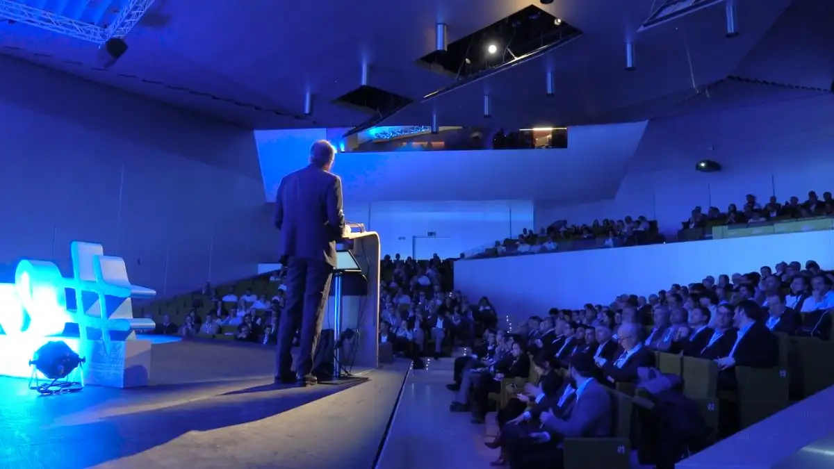 Los responsables de la Administración manifiestan un año más su apoyo al sector náutico con su presencia e involucración en el evento